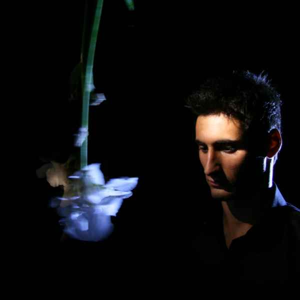 3 A Man and the Iris. 2008